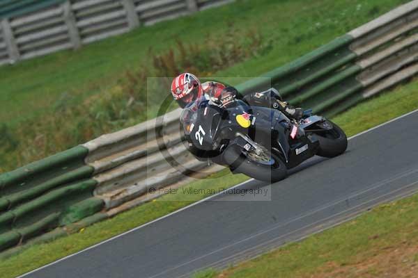 Mallory park Leicestershire;Mallory park photographs;Motorcycle action photographs;Trackday digital images;event digital images;eventdigitalimages;mallory park;no limits trackday;peter wileman photography;trackday;trackday photos