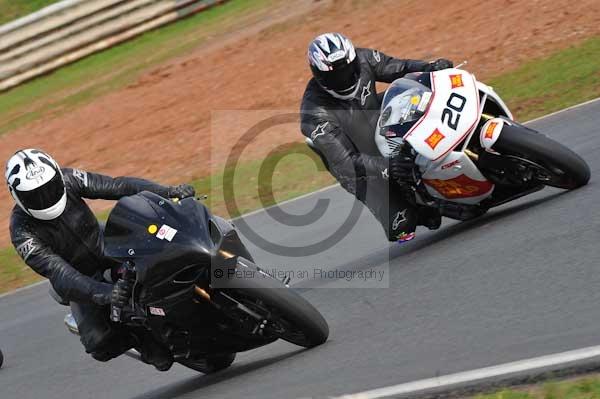 Mallory park Leicestershire;Mallory park photographs;Motorcycle action photographs;Trackday digital images;event digital images;eventdigitalimages;mallory park;no limits trackday;peter wileman photography;trackday;trackday photos