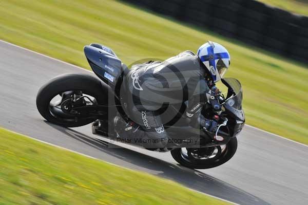 Mallory park Leicestershire;Mallory park photographs;Motorcycle action photographs;Trackday digital images;event digital images;eventdigitalimages;mallory park;no limits trackday;peter wileman photography;trackday;trackday photos