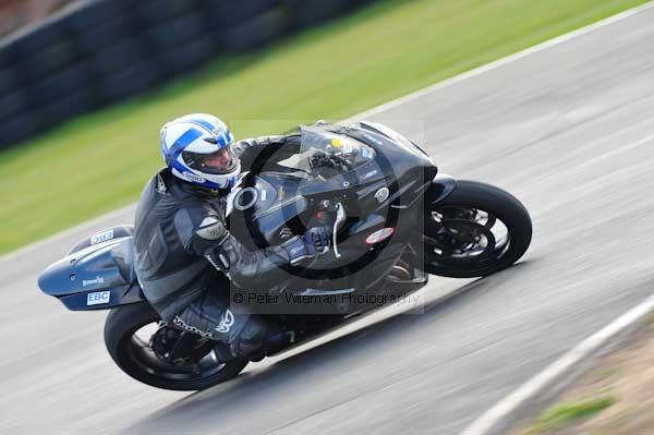 Mallory park Leicestershire;Mallory park photographs;Motorcycle action photographs;Trackday digital images;event digital images;eventdigitalimages;mallory park;no limits trackday;peter wileman photography;trackday;trackday photos