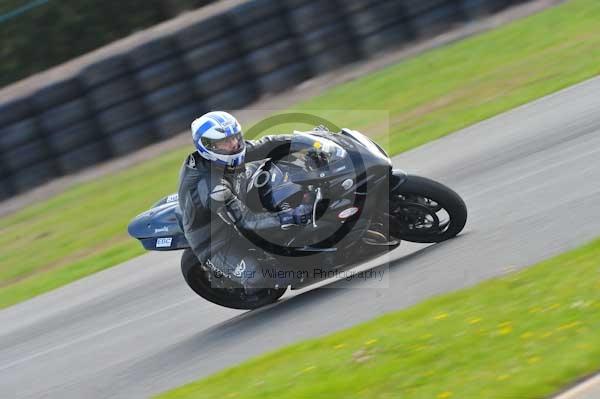 Mallory park Leicestershire;Mallory park photographs;Motorcycle action photographs;Trackday digital images;event digital images;eventdigitalimages;mallory park;no limits trackday;peter wileman photography;trackday;trackday photos