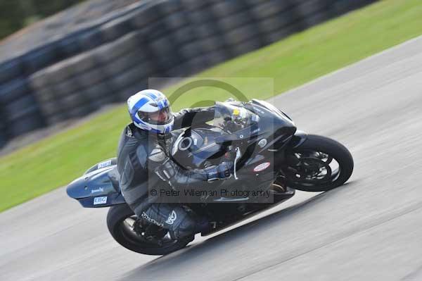 Mallory park Leicestershire;Mallory park photographs;Motorcycle action photographs;Trackday digital images;event digital images;eventdigitalimages;mallory park;no limits trackday;peter wileman photography;trackday;trackday photos