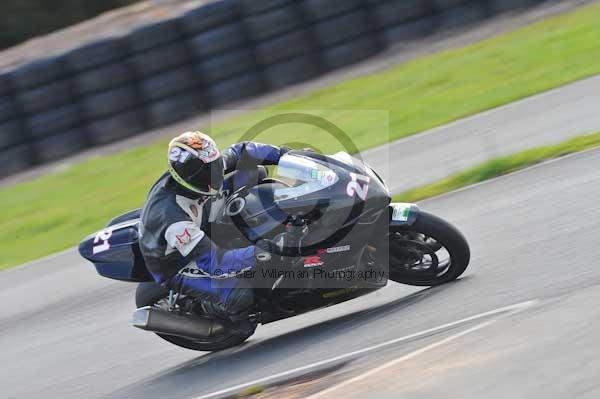 Mallory park Leicestershire;Mallory park photographs;Motorcycle action photographs;Trackday digital images;event digital images;eventdigitalimages;mallory park;no limits trackday;peter wileman photography;trackday;trackday photos