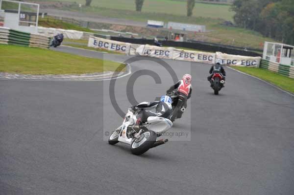 Mallory park Leicestershire;Mallory park photographs;Motorcycle action photographs;Trackday digital images;event digital images;eventdigitalimages;mallory park;no limits trackday;peter wileman photography;trackday;trackday photos