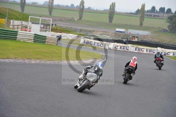 Mallory park Leicestershire;Mallory park photographs;Motorcycle action photographs;Trackday digital images;event digital images;eventdigitalimages;mallory park;no limits trackday;peter wileman photography;trackday;trackday photos