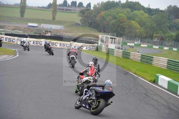 Mallory park Leicestershire;Mallory park photographs;Motorcycle action photographs;Trackday digital images;event digital images;eventdigitalimages;mallory park;no limits trackday;peter wileman photography;trackday;trackday photos