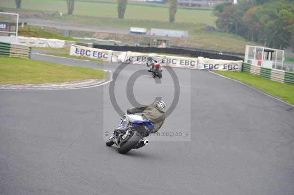 Mallory park Leicestershire;Mallory park photographs;Motorcycle action photographs;Trackday digital images;event digital images;eventdigitalimages;mallory park;no limits trackday;peter wileman photography;trackday;trackday photos