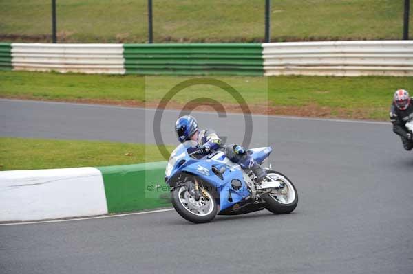 Mallory park Leicestershire;Mallory park photographs;Motorcycle action photographs;Trackday digital images;event digital images;eventdigitalimages;mallory park;no limits trackday;peter wileman photography;trackday;trackday photos