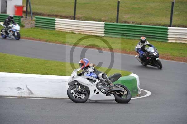 Mallory park Leicestershire;Mallory park photographs;Motorcycle action photographs;Trackday digital images;event digital images;eventdigitalimages;mallory park;no limits trackday;peter wileman photography;trackday;trackday photos