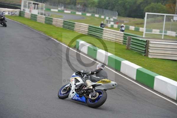 Mallory park Leicestershire;Mallory park photographs;Motorcycle action photographs;Trackday digital images;event digital images;eventdigitalimages;mallory park;no limits trackday;peter wileman photography;trackday;trackday photos