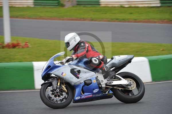 Mallory park Leicestershire;Mallory park photographs;Motorcycle action photographs;Trackday digital images;event digital images;eventdigitalimages;mallory park;no limits trackday;peter wileman photography;trackday;trackday photos