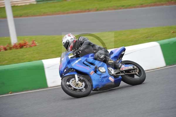 Mallory park Leicestershire;Mallory park photographs;Motorcycle action photographs;Trackday digital images;event digital images;eventdigitalimages;mallory park;no limits trackday;peter wileman photography;trackday;trackday photos