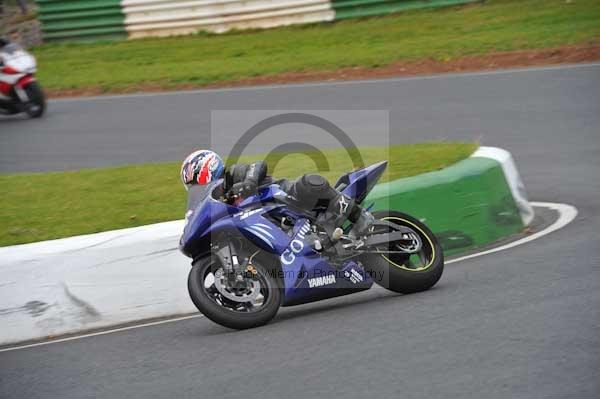 Mallory park Leicestershire;Mallory park photographs;Motorcycle action photographs;Trackday digital images;event digital images;eventdigitalimages;mallory park;no limits trackday;peter wileman photography;trackday;trackday photos