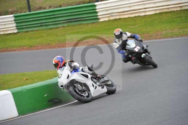 Mallory park Leicestershire;Mallory park photographs;Motorcycle action photographs;Trackday digital images;event digital images;eventdigitalimages;mallory park;no limits trackday;peter wileman photography;trackday;trackday photos