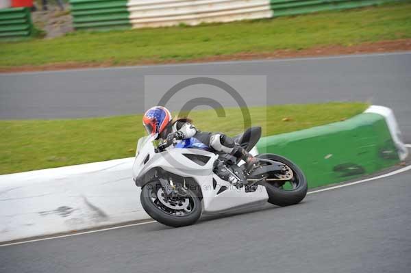 Mallory park Leicestershire;Mallory park photographs;Motorcycle action photographs;Trackday digital images;event digital images;eventdigitalimages;mallory park;no limits trackday;peter wileman photography;trackday;trackday photos