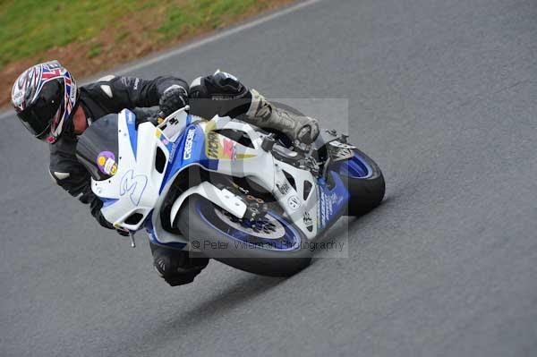 Mallory park Leicestershire;Mallory park photographs;Motorcycle action photographs;Trackday digital images;event digital images;eventdigitalimages;mallory park;no limits trackday;peter wileman photography;trackday;trackday photos