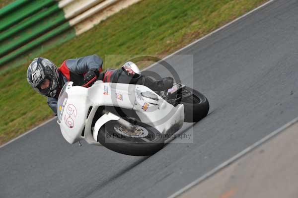 Mallory park Leicestershire;Mallory park photographs;Motorcycle action photographs;Trackday digital images;event digital images;eventdigitalimages;mallory park;no limits trackday;peter wileman photography;trackday;trackday photos