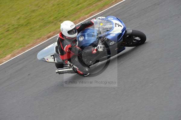 Mallory park Leicestershire;Mallory park photographs;Motorcycle action photographs;Trackday digital images;event digital images;eventdigitalimages;mallory park;no limits trackday;peter wileman photography;trackday;trackday photos