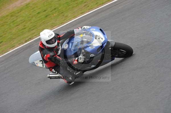 Mallory park Leicestershire;Mallory park photographs;Motorcycle action photographs;Trackday digital images;event digital images;eventdigitalimages;mallory park;no limits trackday;peter wileman photography;trackday;trackday photos