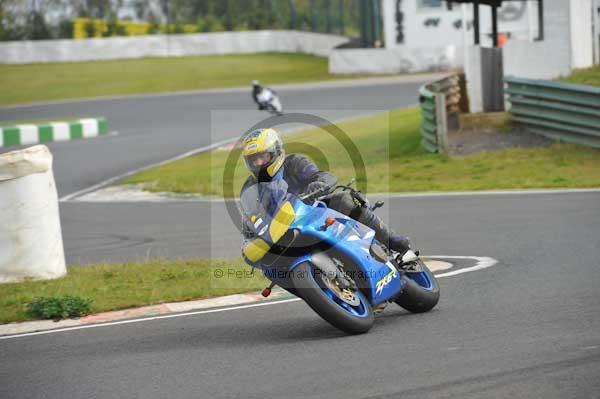 Mallory park Leicestershire;Mallory park photographs;Motorcycle action photographs;Trackday digital images;event digital images;eventdigitalimages;mallory park;no limits trackday;peter wileman photography;trackday;trackday photos