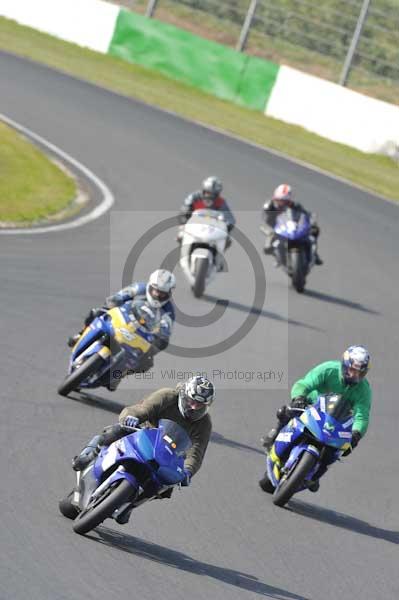 Mallory park Leicestershire;Mallory park photographs;Motorcycle action photographs;Trackday digital images;event digital images;eventdigitalimages;mallory park;no limits trackday;peter wileman photography;trackday;trackday photos