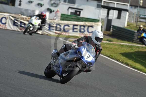 Mallory park Leicestershire;Mallory park photographs;Motorcycle action photographs;Trackday digital images;event digital images;eventdigitalimages;mallory park;no limits trackday;peter wileman photography;trackday;trackday photos