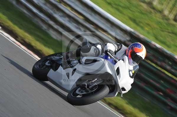 Mallory park Leicestershire;Mallory park photographs;Motorcycle action photographs;Trackday digital images;event digital images;eventdigitalimages;mallory park;no limits trackday;peter wileman photography;trackday;trackday photos