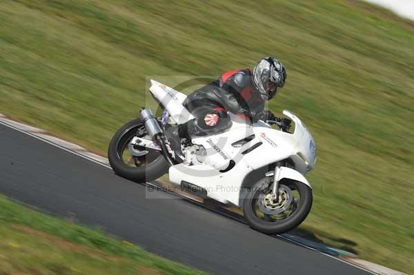 Mallory park Leicestershire;Mallory park photographs;Motorcycle action photographs;Trackday digital images;event digital images;eventdigitalimages;mallory park;no limits trackday;peter wileman photography;trackday;trackday photos