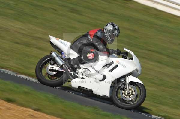 Mallory park Leicestershire;Mallory park photographs;Motorcycle action photographs;Trackday digital images;event digital images;eventdigitalimages;mallory park;no limits trackday;peter wileman photography;trackday;trackday photos