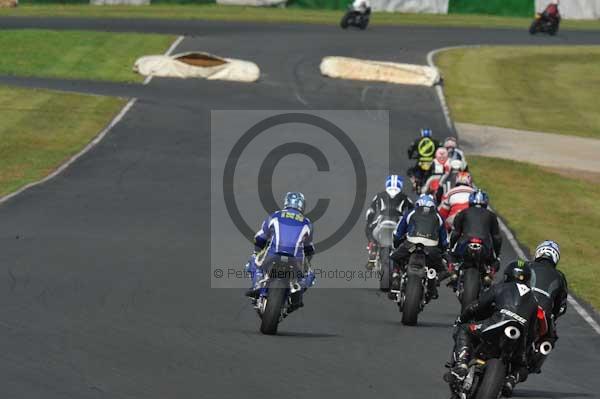 Mallory park Leicestershire;Mallory park photographs;Motorcycle action photographs;Trackday digital images;event digital images;eventdigitalimages;mallory park;no limits trackday;peter wileman photography;trackday;trackday photos