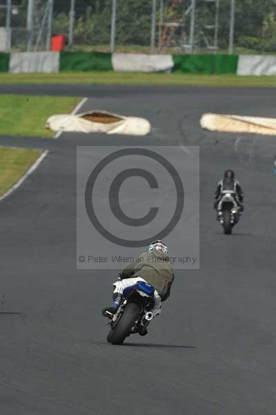 Mallory park Leicestershire;Mallory park photographs;Motorcycle action photographs;Trackday digital images;event digital images;eventdigitalimages;mallory park;no limits trackday;peter wileman photography;trackday;trackday photos