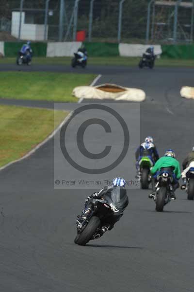 Mallory park Leicestershire;Mallory park photographs;Motorcycle action photographs;Trackday digital images;event digital images;eventdigitalimages;mallory park;no limits trackday;peter wileman photography;trackday;trackday photos