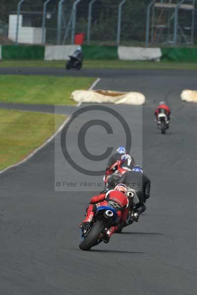 Mallory park Leicestershire;Mallory park photographs;Motorcycle action photographs;Trackday digital images;event digital images;eventdigitalimages;mallory park;no limits trackday;peter wileman photography;trackday;trackday photos