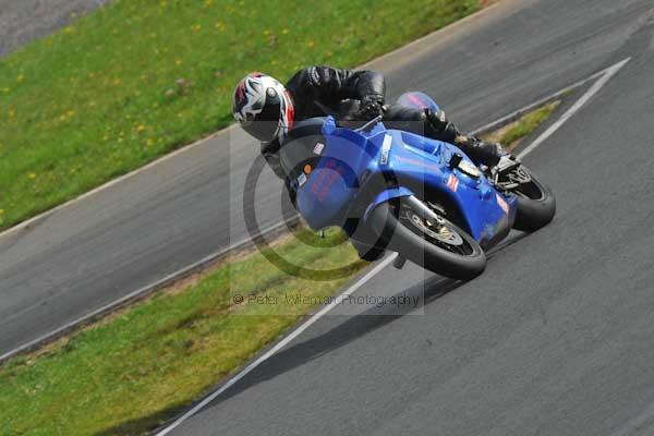 Mallory park Leicestershire;Mallory park photographs;Motorcycle action photographs;Trackday digital images;event digital images;eventdigitalimages;mallory park;no limits trackday;peter wileman photography;trackday;trackday photos