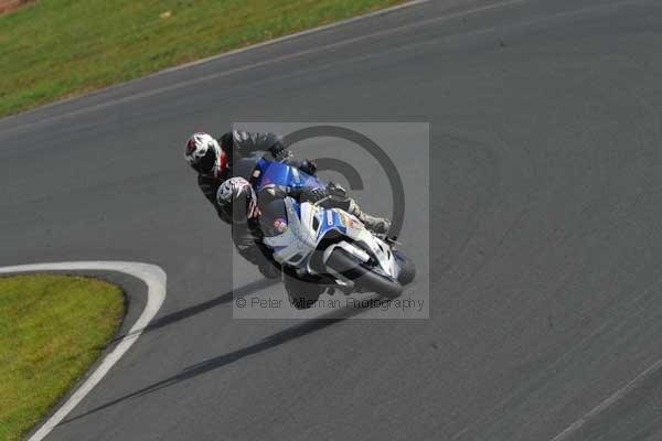 Mallory park Leicestershire;Mallory park photographs;Motorcycle action photographs;Trackday digital images;event digital images;eventdigitalimages;mallory park;no limits trackday;peter wileman photography;trackday;trackday photos