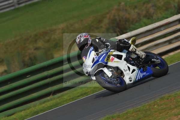 Mallory park Leicestershire;Mallory park photographs;Motorcycle action photographs;Trackday digital images;event digital images;eventdigitalimages;mallory park;no limits trackday;peter wileman photography;trackday;trackday photos