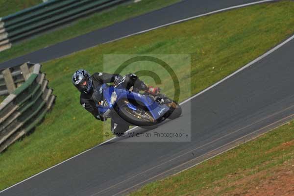 Mallory park Leicestershire;Mallory park photographs;Motorcycle action photographs;Trackday digital images;event digital images;eventdigitalimages;mallory park;no limits trackday;peter wileman photography;trackday;trackday photos