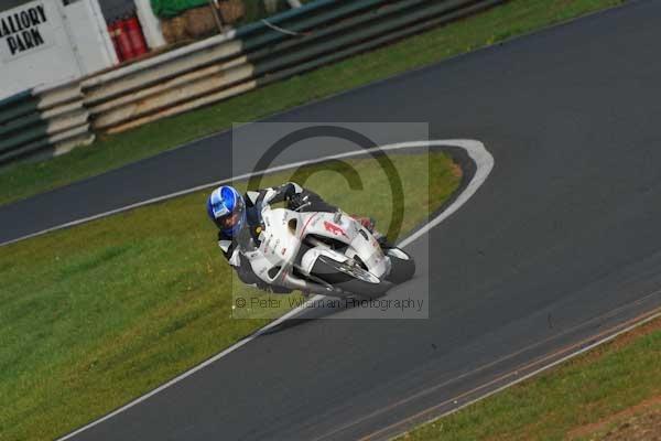 Mallory park Leicestershire;Mallory park photographs;Motorcycle action photographs;Trackday digital images;event digital images;eventdigitalimages;mallory park;no limits trackday;peter wileman photography;trackday;trackday photos