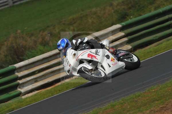 Mallory park Leicestershire;Mallory park photographs;Motorcycle action photographs;Trackday digital images;event digital images;eventdigitalimages;mallory park;no limits trackday;peter wileman photography;trackday;trackday photos