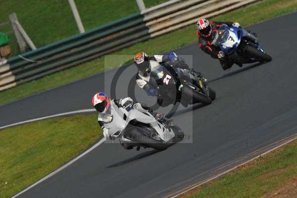 Mallory park Leicestershire;Mallory park photographs;Motorcycle action photographs;Trackday digital images;event digital images;eventdigitalimages;mallory park;no limits trackday;peter wileman photography;trackday;trackday photos