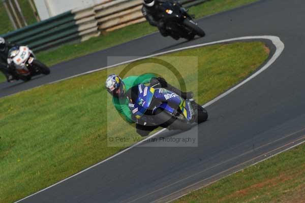 Mallory park Leicestershire;Mallory park photographs;Motorcycle action photographs;Trackday digital images;event digital images;eventdigitalimages;mallory park;no limits trackday;peter wileman photography;trackday;trackday photos