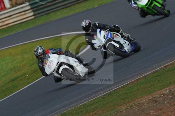 Mallory park Leicestershire;Mallory park photographs;Motorcycle action photographs;Trackday digital images;event digital images;eventdigitalimages;mallory park;no limits trackday;peter wileman photography;trackday;trackday photos