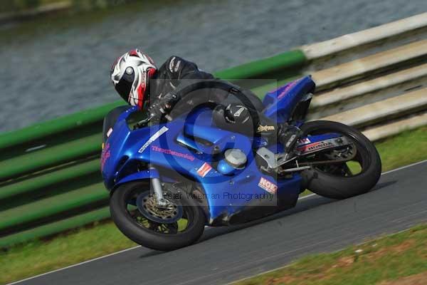 Mallory park Leicestershire;Mallory park photographs;Motorcycle action photographs;Trackday digital images;event digital images;eventdigitalimages;mallory park;no limits trackday;peter wileman photography;trackday;trackday photos