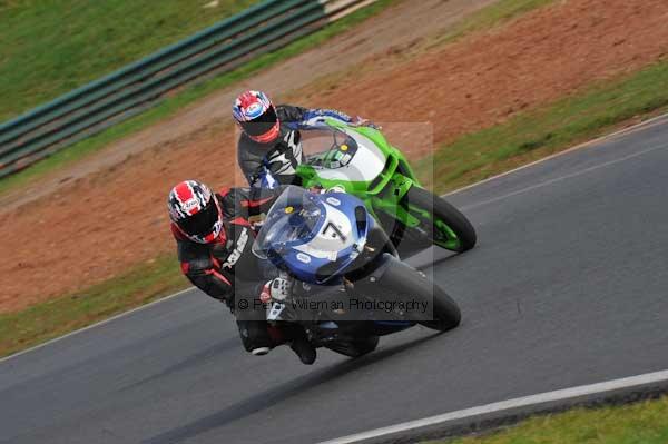 Mallory park Leicestershire;Mallory park photographs;Motorcycle action photographs;Trackday digital images;event digital images;eventdigitalimages;mallory park;no limits trackday;peter wileman photography;trackday;trackday photos