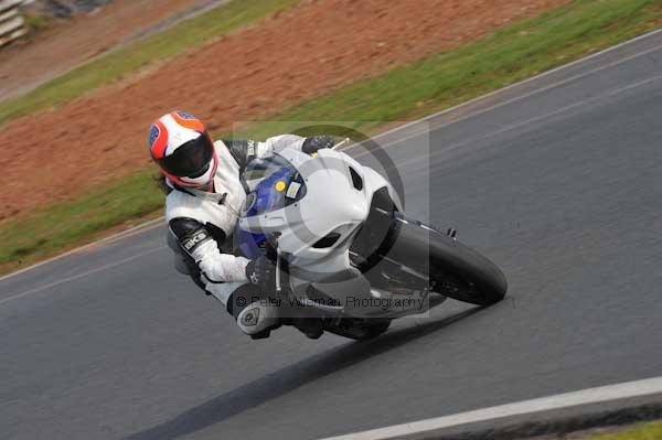 Mallory park Leicestershire;Mallory park photographs;Motorcycle action photographs;Trackday digital images;event digital images;eventdigitalimages;mallory park;no limits trackday;peter wileman photography;trackday;trackday photos