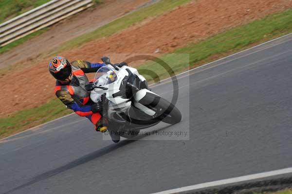 Mallory park Leicestershire;Mallory park photographs;Motorcycle action photographs;Trackday digital images;event digital images;eventdigitalimages;mallory park;no limits trackday;peter wileman photography;trackday;trackday photos