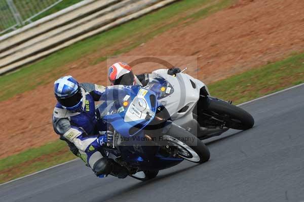 Mallory park Leicestershire;Mallory park photographs;Motorcycle action photographs;Trackday digital images;event digital images;eventdigitalimages;mallory park;no limits trackday;peter wileman photography;trackday;trackday photos