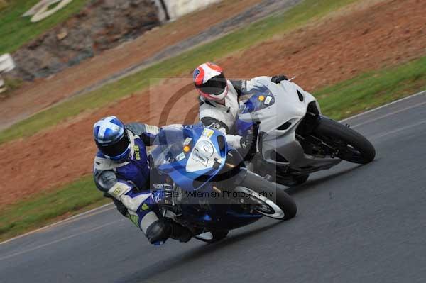 Mallory park Leicestershire;Mallory park photographs;Motorcycle action photographs;Trackday digital images;event digital images;eventdigitalimages;mallory park;no limits trackday;peter wileman photography;trackday;trackday photos