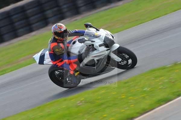 Mallory park Leicestershire;Mallory park photographs;Motorcycle action photographs;Trackday digital images;event digital images;eventdigitalimages;mallory park;no limits trackday;peter wileman photography;trackday;trackday photos