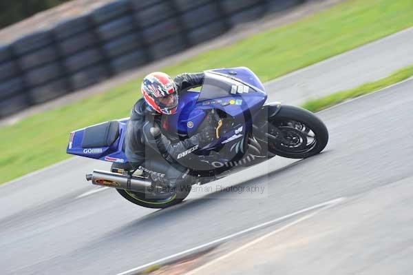 Mallory park Leicestershire;Mallory park photographs;Motorcycle action photographs;Trackday digital images;event digital images;eventdigitalimages;mallory park;no limits trackday;peter wileman photography;trackday;trackday photos